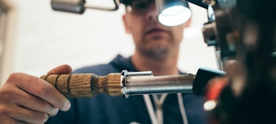 现代化数字数据仪表盘展示实时赛事统计信息